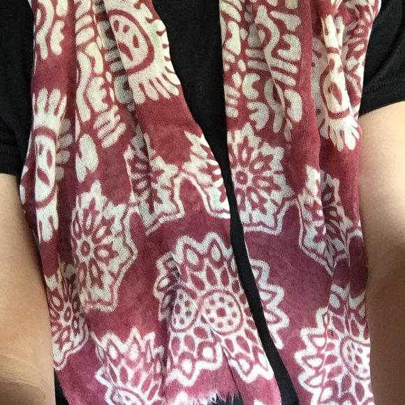 Wool Patterned Scarf - Picture 2 of 4